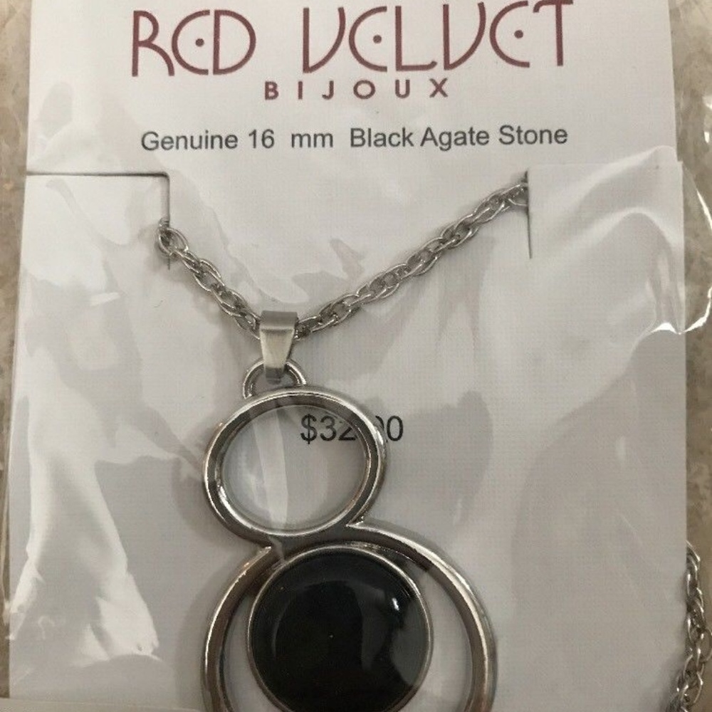 Red Velvet Bijoux Genuine 16 mm Black Agate Neckla